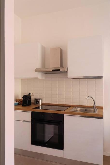Bilocale Metro 4 Blu Frattini - Airport Linate Appartement *